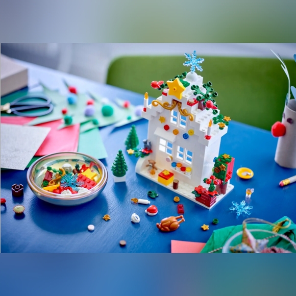 LEGO Santa's Sleigh (40499) plus FREE Christmas Fun VIP Add-On Pack (40609) - Picture 10 of 11